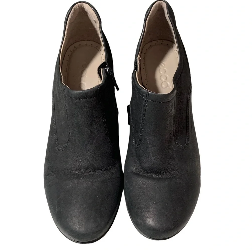 Ecco Womens Chunky Heel dress shoes size (7-7.5) 38 black